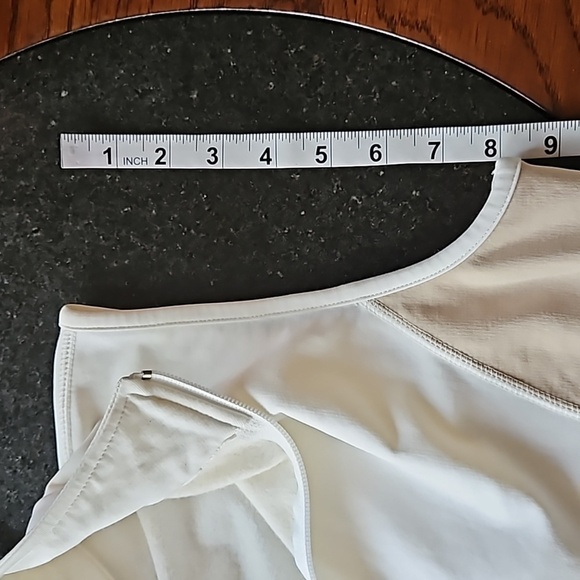 Roots Athletics Sleeveless Vest w/ Two-Way Zip, Est. Large - Picture 13 of 15